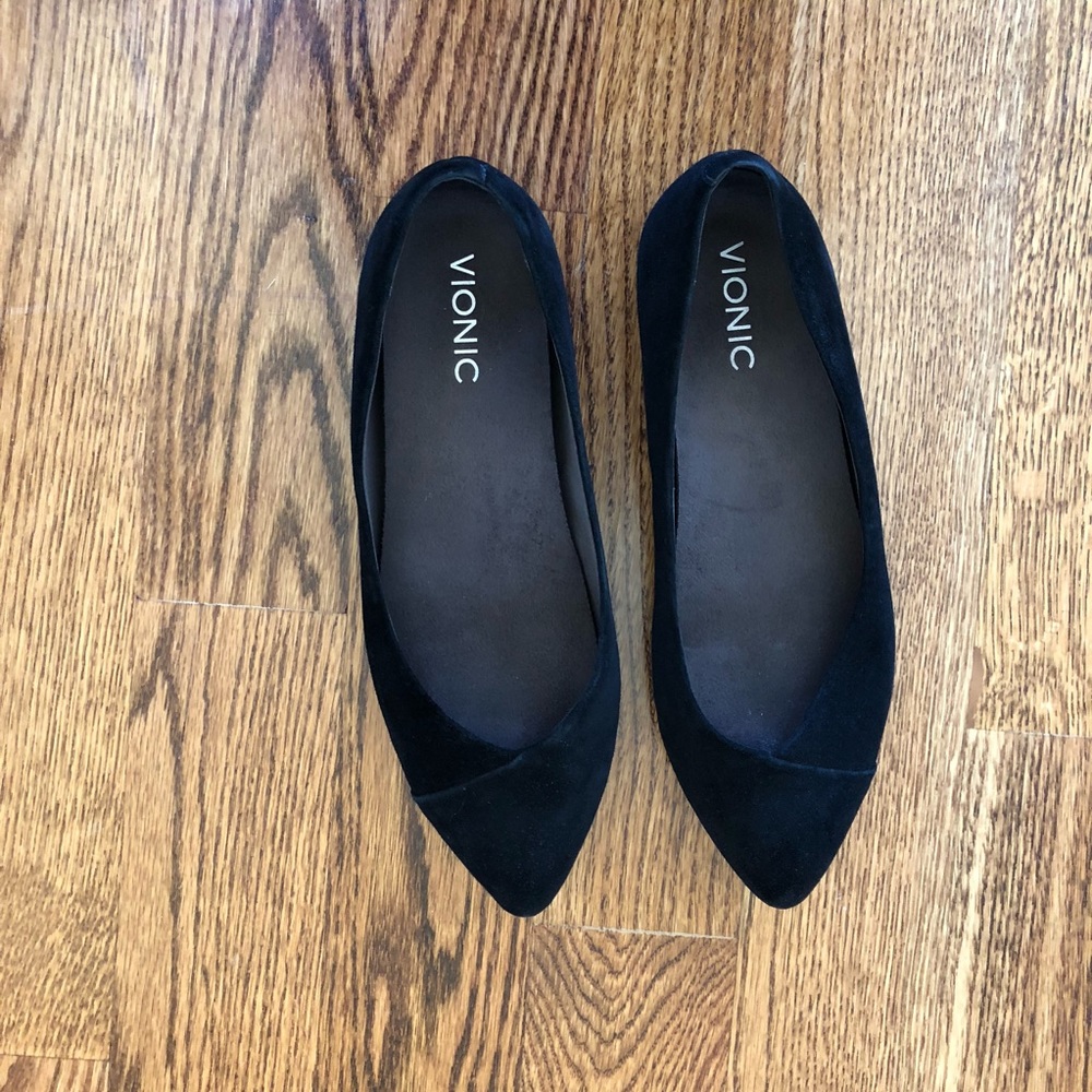 Vionic Black flats, size 8 wide